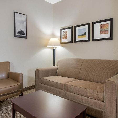 Comfort Suites Lafayette University Area Экстерьер фото