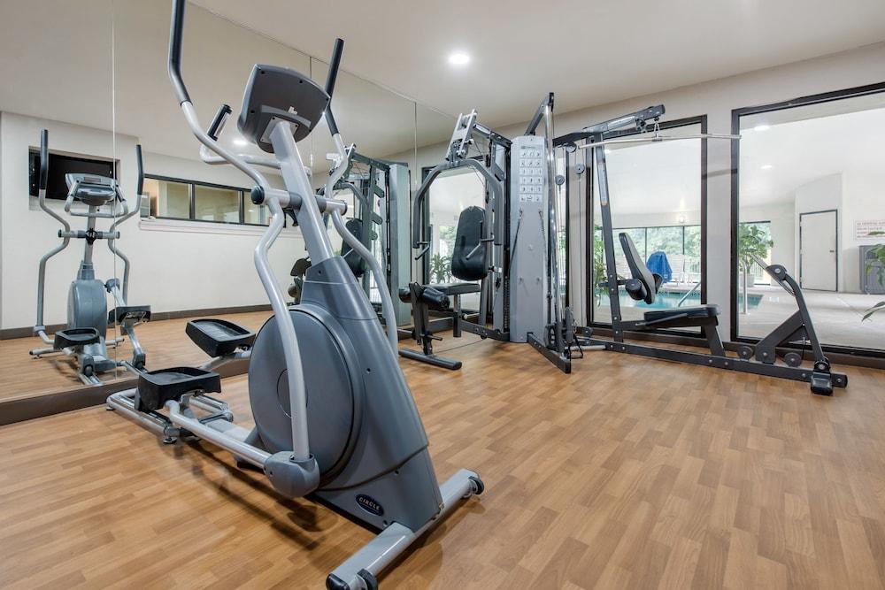 Comfort Suites Lafayette University Area Экстерьер фото