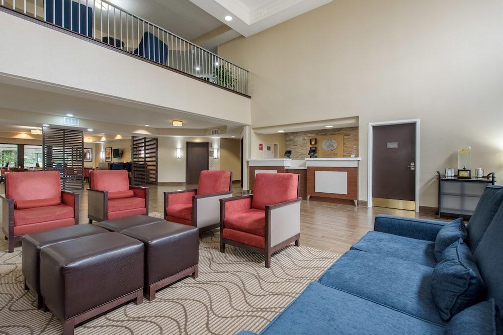 Comfort Suites Lafayette University Area Экстерьер фото