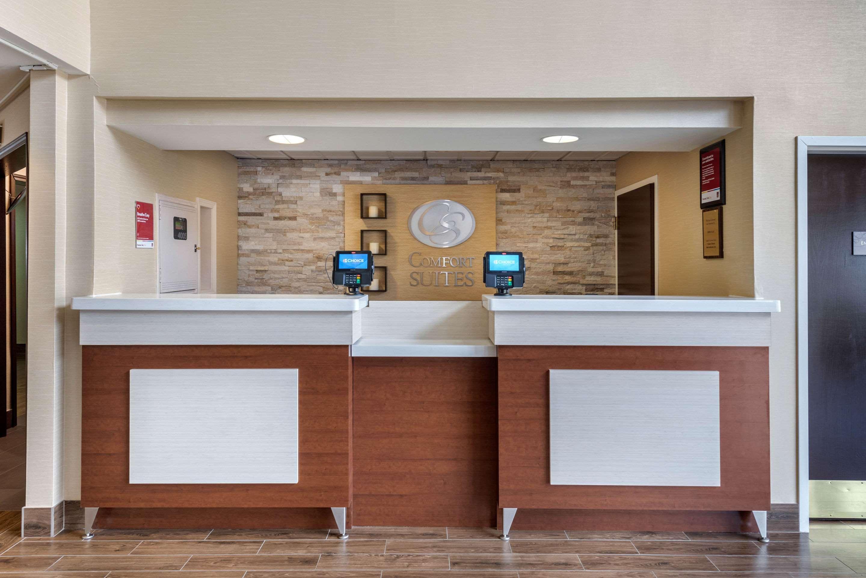 Comfort Suites Lafayette University Area Экстерьер фото