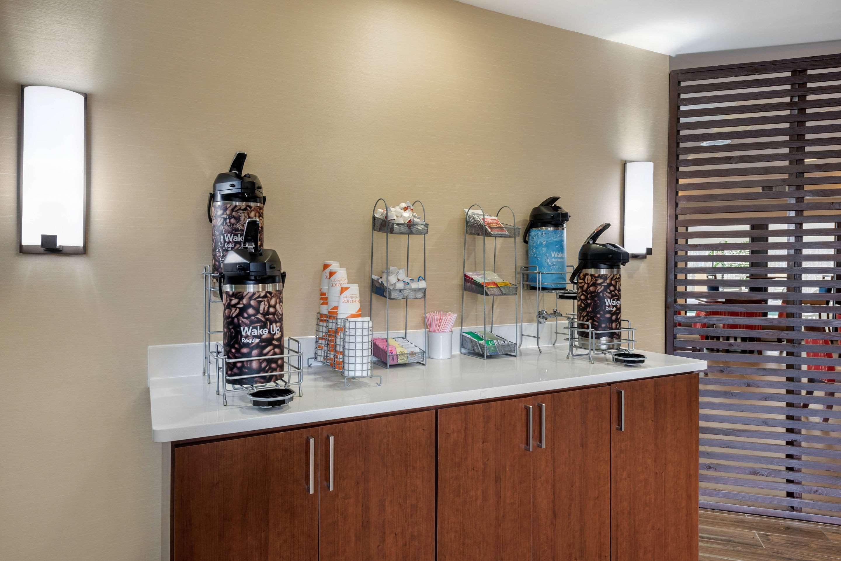Comfort Suites Lafayette University Area Экстерьер фото