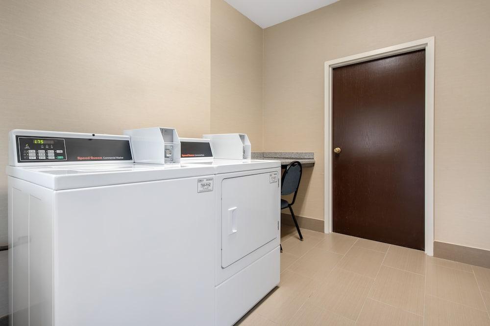 Comfort Suites Lafayette University Area Экстерьер фото